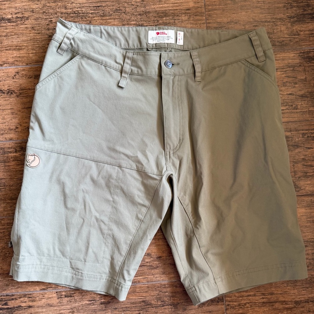 Fjällräven Men's Abisko Lite Shorts olive green size US 32
